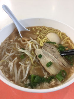 食堂ラーメン